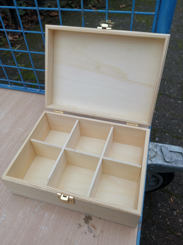 Holzkiste; Kiefernholz; Teekiste; Geschenkbox; 6 F�cher; Sammelkiste