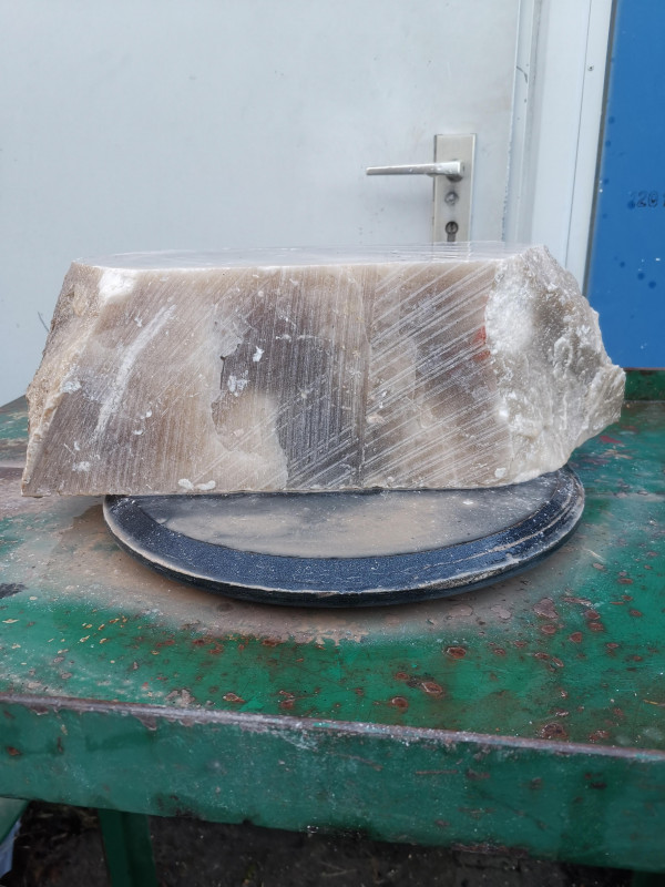 Alabaster; Einzelst�ck; Spanien; ges�gt; karamell; 16,270 kg