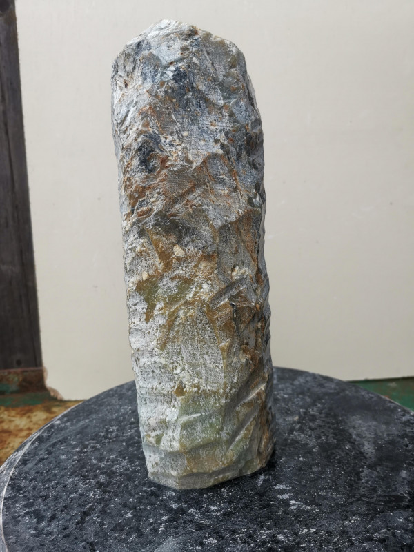 Speckstein; fast Rechteck S�ule; Einzelst�ck; aus Indien; gr�n braun Farb Mix; 4,170 kg