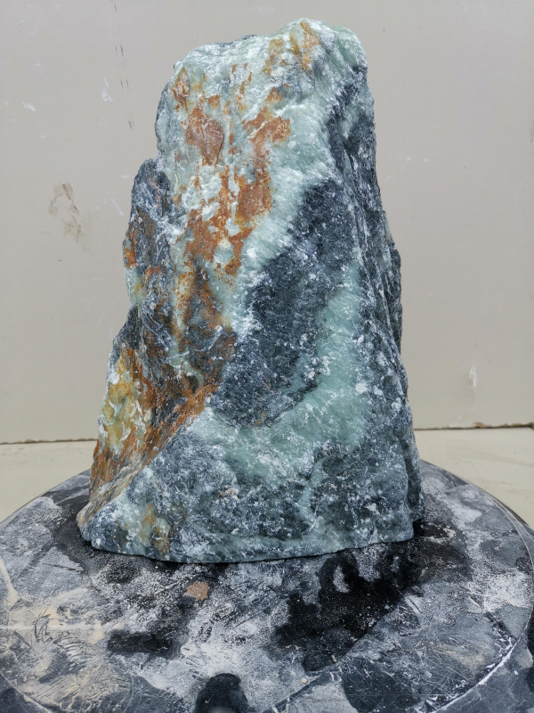 Speckstein; Einzelst�ck; aus Indien; schwarz- t�rkis, vlt. braun; 8,220 kg