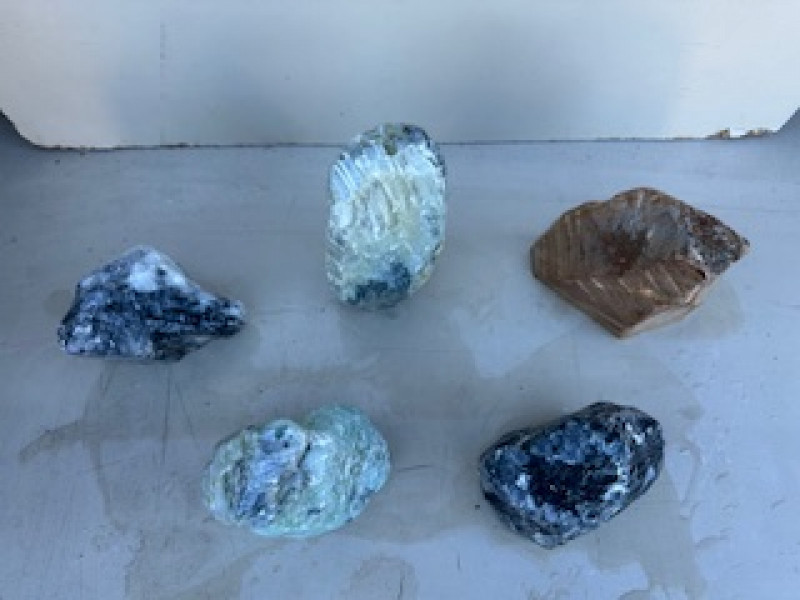 Specksteine; 5 Einzelst�cke; ges. 8,420 kg
