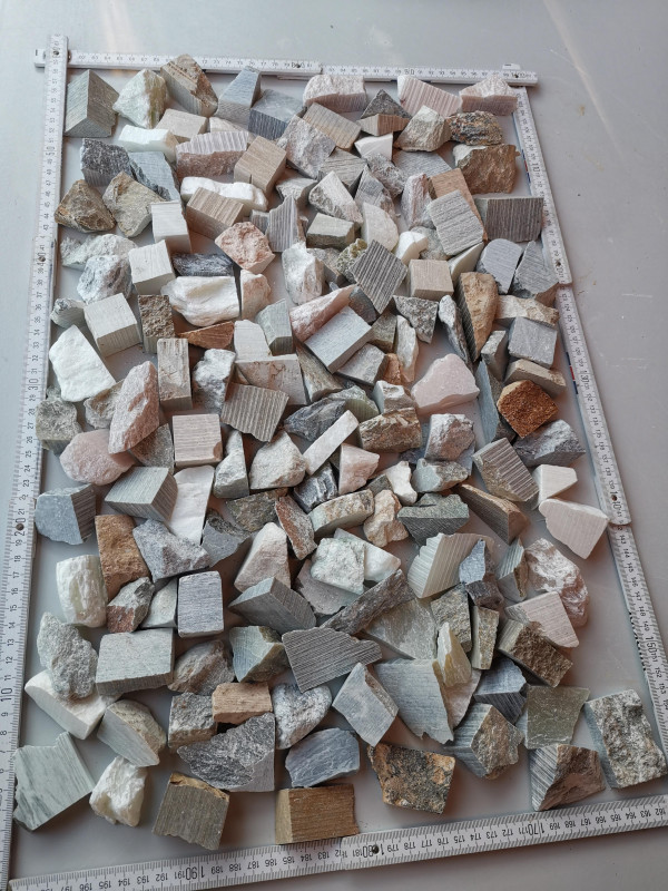 Speckstein Sammlung, kleine Steine, 20 bis 40 g, verschiedene Farben, 2 kg