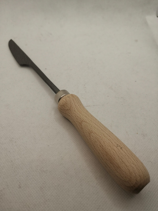 Raspel; Messerform; 20 cm; Holzgriff