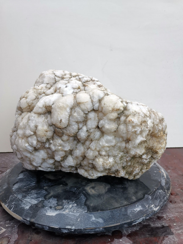 Alabaster; ganze Knolle; wei; braun-orange marmoriert; 16.560 kg
