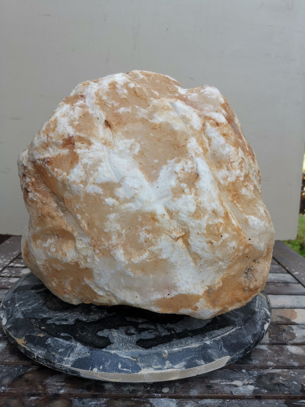 Alabaster; Einzelstck; transparent; ganze Knolle; wenig Maserung; 23.480 kg