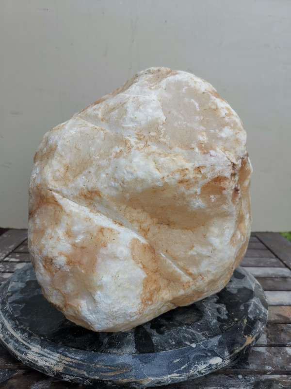 Alabaster; Einzelstck; transparent; ganze Knolle; wenig Maserung; 23.480 kg