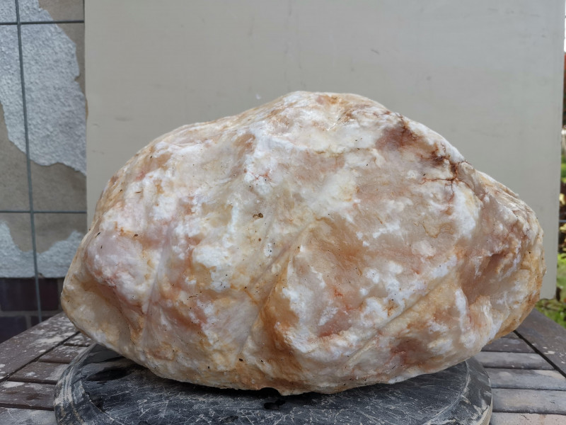 Alabaster; Einzelstück; ganze Knolle; transparent; versch. Maserungen; 26.760 kg