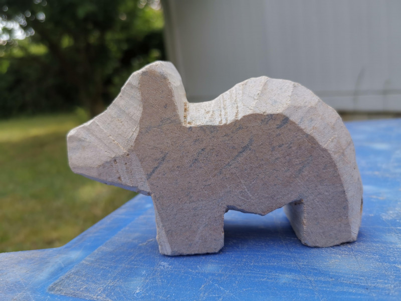 Speckstein; Schwein; aus Brasilien; grnbraun tlw. braun