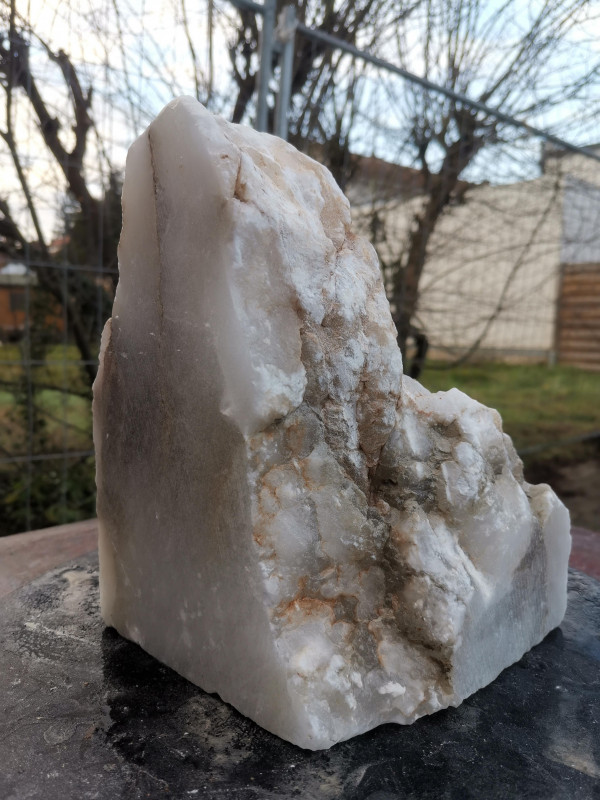 Alabaster; Einzelstck; transparent- wei mit Maserung; geschrumpft; 5.900 kg