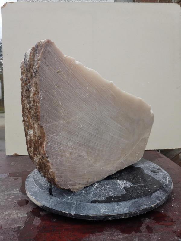 Alabaster; dicke Scheibe; Einzelstck; Creme; 13.600 kg