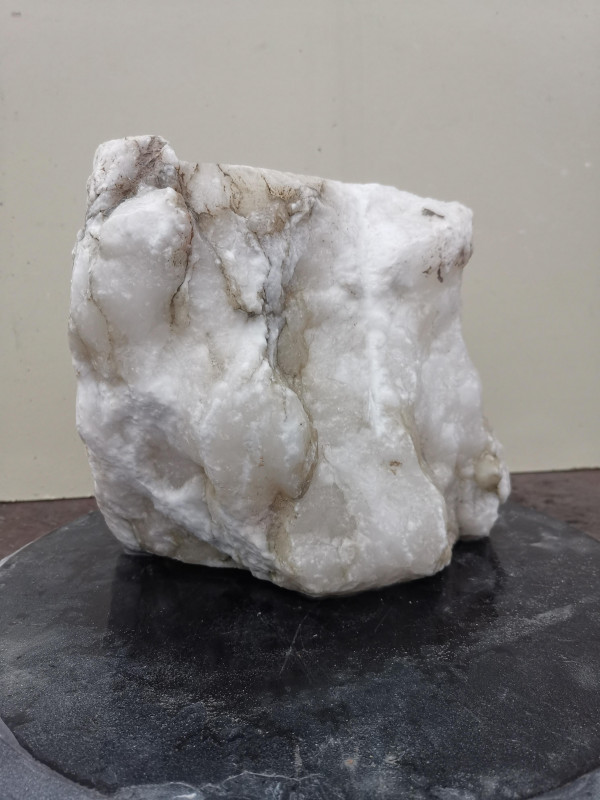 Alabaster; Einzelstck; zwei Seiten geschnitten; transparent; wei; 5.540 kg