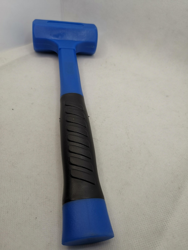 rckschlagfreier Hammer mit rutschfester Fiberglasstiel 550 Gramm