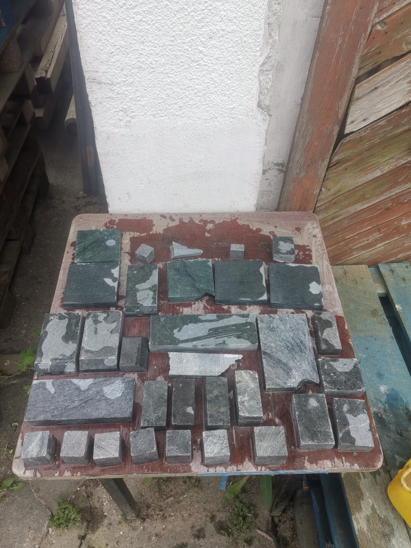 Specksteinplatten Bruchstcke gesgt; gesamt 12.200 kg