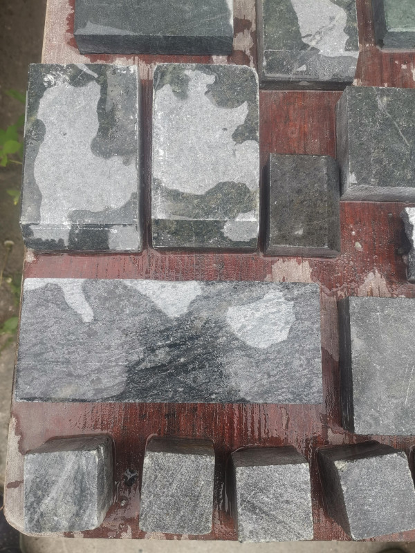 Specksteinplatten Bruchstcke gesgt; gesamt 12.200 kg
