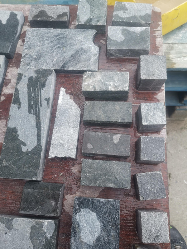 Specksteinplatten Bruchstcke gesgt; gesamt 12.200 kg