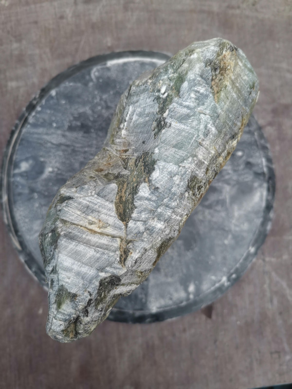 Speckstein; Einzelstck; Indien; grn Farb Mix; 6,750 kg