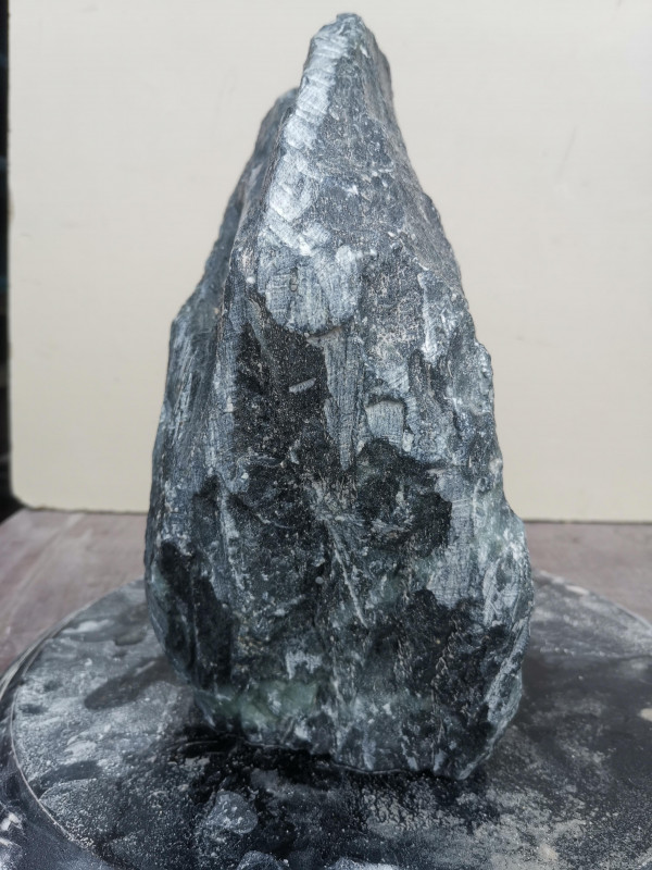 Speckstein Einzelstck aus Indien schwarz mit Streifen in trkis 11,900 kg