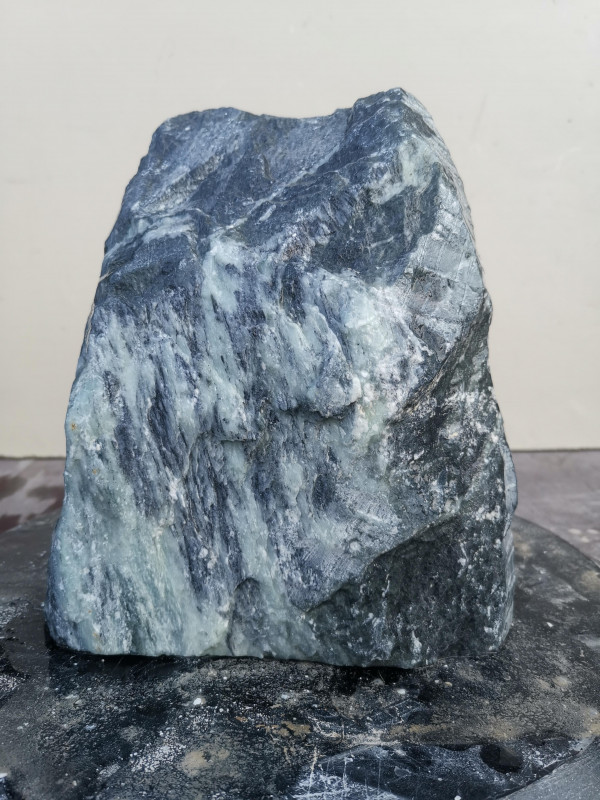 Speckstein Einzelstck aus Indien dunkelgrn tlw. mit trkis 6,870 kg