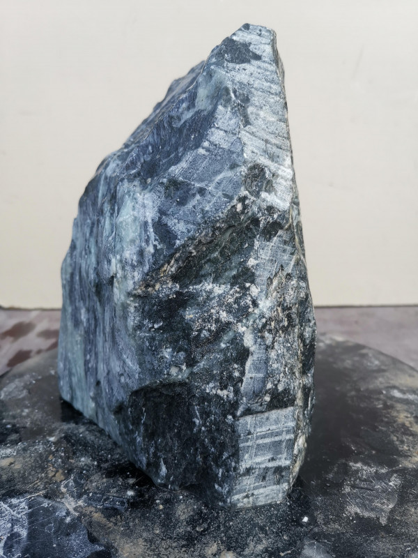 Speckstein Einzelstck aus Indien dunkelgrn tlw. mit trkis 6,870 kg