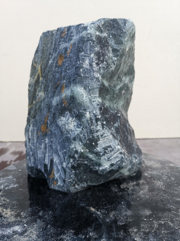 Speckstein Einzelstck aus Indien dunkelgrn tlw. mit trkis 6,870 kg