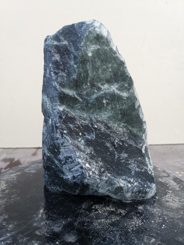 Speckstein Einzelstck aus Indien dunkelgrn tlw. mit trkis 6,870 kg
