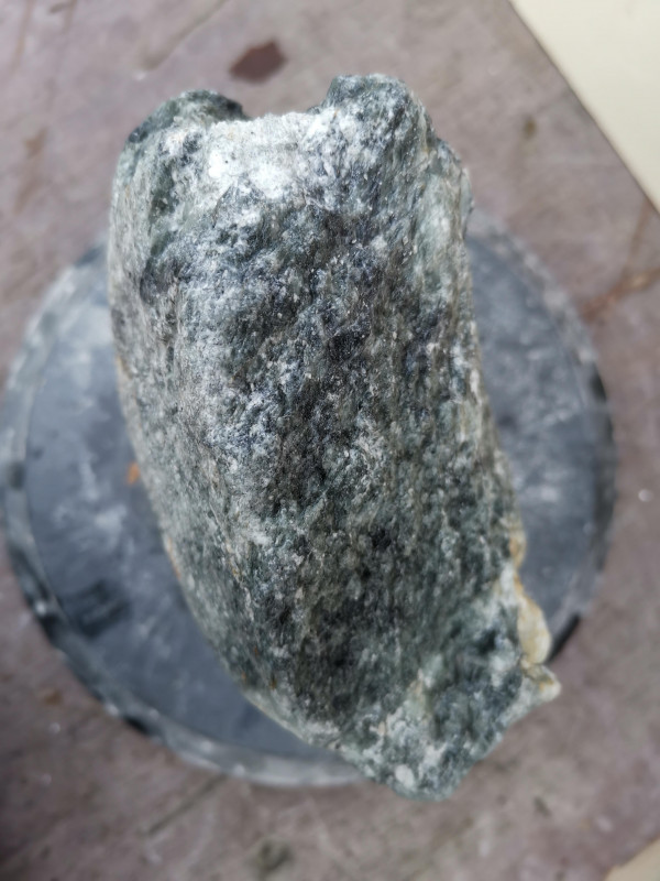Speckstein; Einzelstck; Indien; schwarz-mit trkis-hell; 9,500 kg