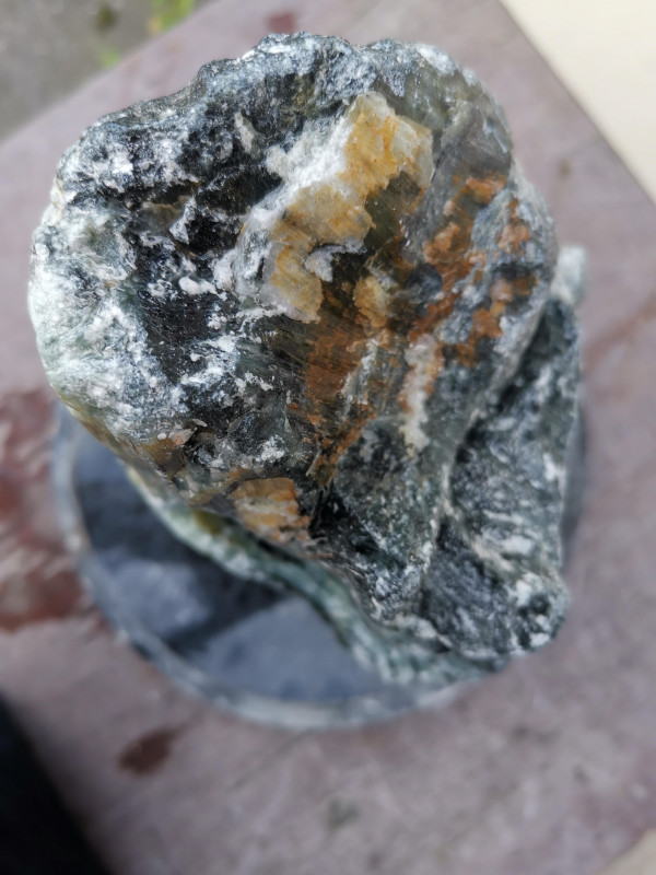 Speckstein; Einzelstck; Indien; schwarz; trkis; 9,850 kg