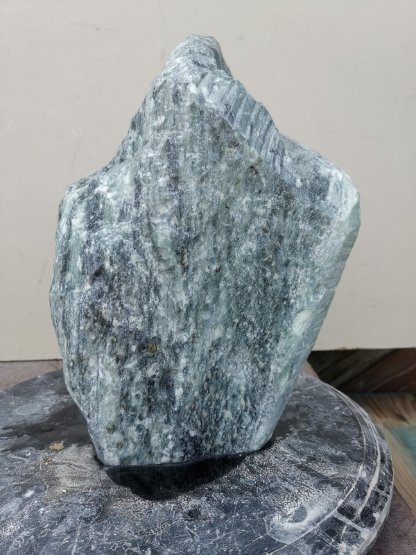 Speckstein; Einzelstck; Indien; schwarz-trkis; 8,600 kg