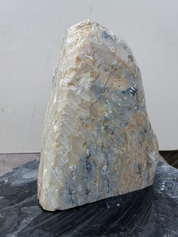 Speckstein; Einzelstck; aus Indien; gelb-grn-schwarz; 6,850 kg