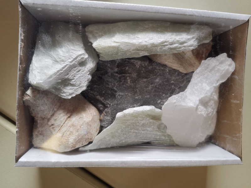 Speckstein; Sortiment; Gesamt 1,5 kg Karton aus Brasilien; Handsortiert
