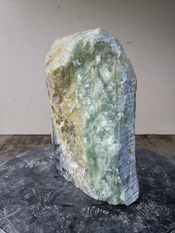 Speckstein;  Einzelstck aus Indien; grn-schwarz-gelb; 7,650 kg