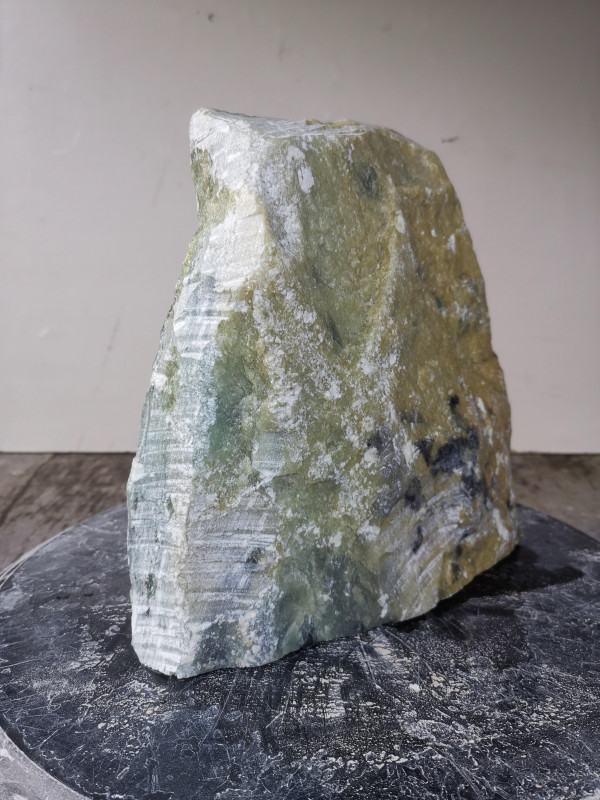 Speckstein;  Einzelstck aus Indien; grn-schwarz-gelb; 7,650 kg