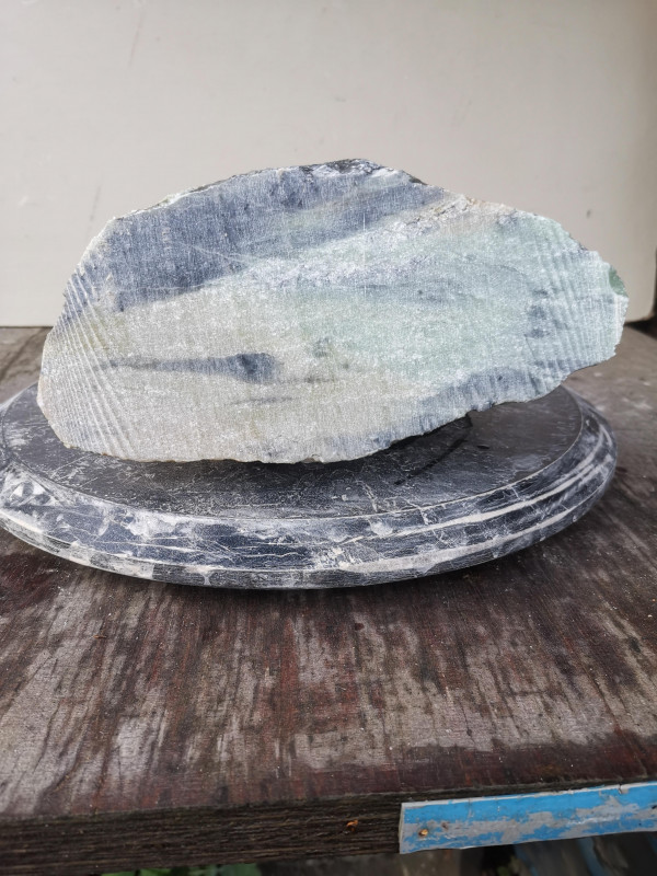 Speckstein;  Einzelstck aus Indien; grn-schwarz-gelb; 7,650 kg