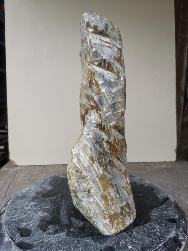 Speckstein; Einzelstck; aus Indien; gelb mit anderen Farben; 7,890 kg