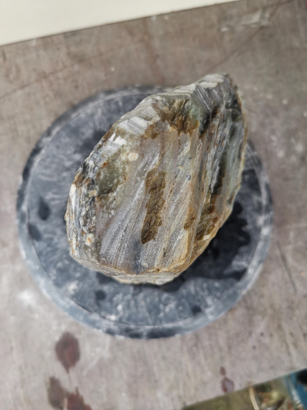 Speckstein; Einzelstck; aus Indien; gelb mit anderen Farben; 7,890 kg