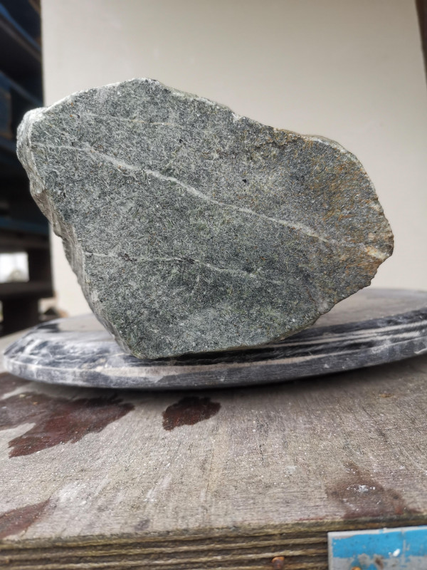 Speckstein; Einzelstck; aus Indien; grn-Mix; 11,780 kg