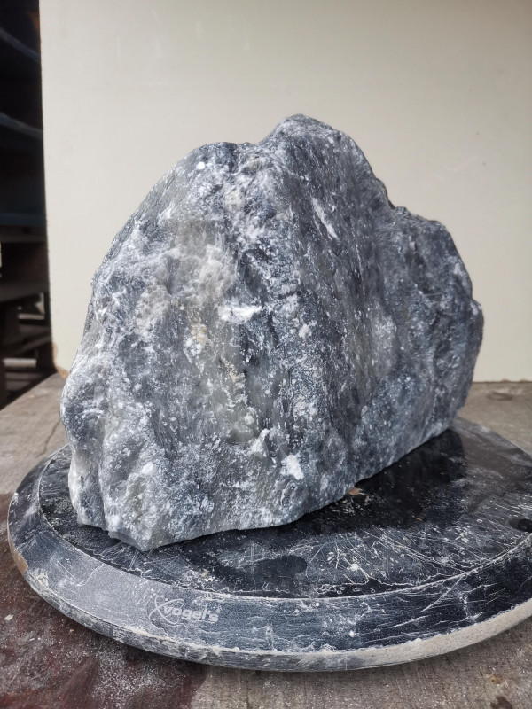 Speckstein; Einzelstck; aus China; schwarz-wei; 11,870 kg