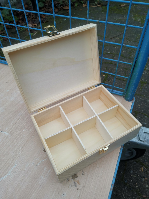 Holzkiste; Kiefernholz; Teekiste; Geschenkbox; 6 F�cher; Sammelkiste