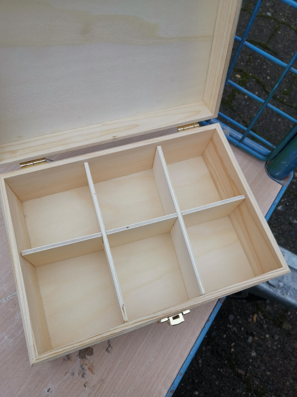 Holzkiste; Kiefernholz; Teekiste; Geschenkbox; 6 F�cher; Sammelkiste