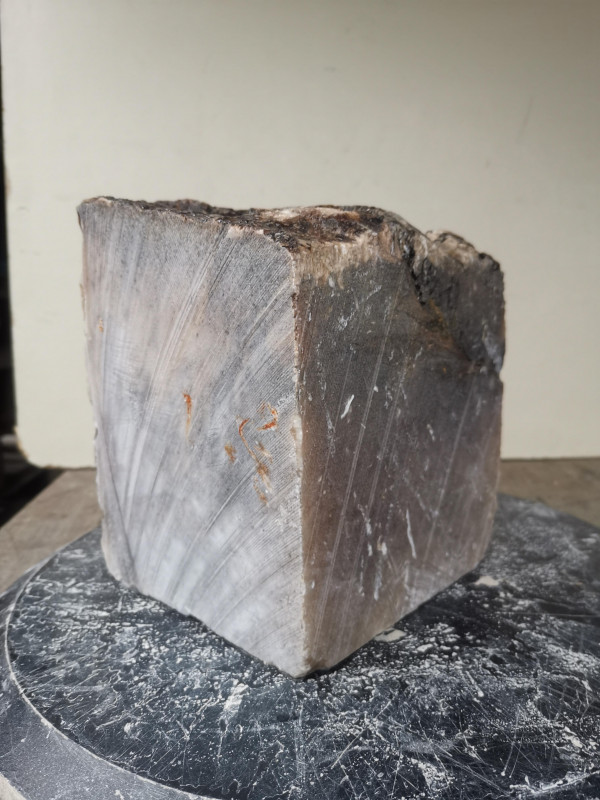 Alabaster; Spanien; Einzelst�ck; vier S�geschittfl�chen; karamell; 6,980 kg