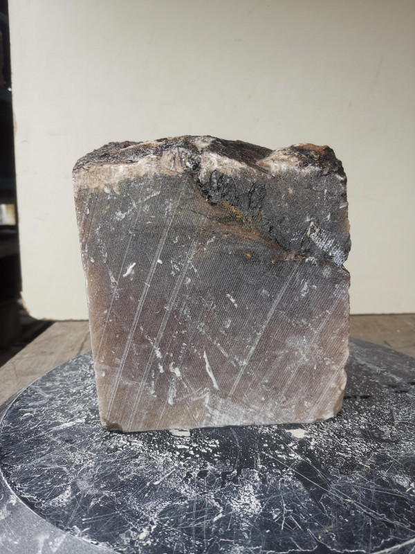 Alabaster; Spanien; Einzelst�ck; vier S�geschittfl�chen; karamell; 6,980 kg