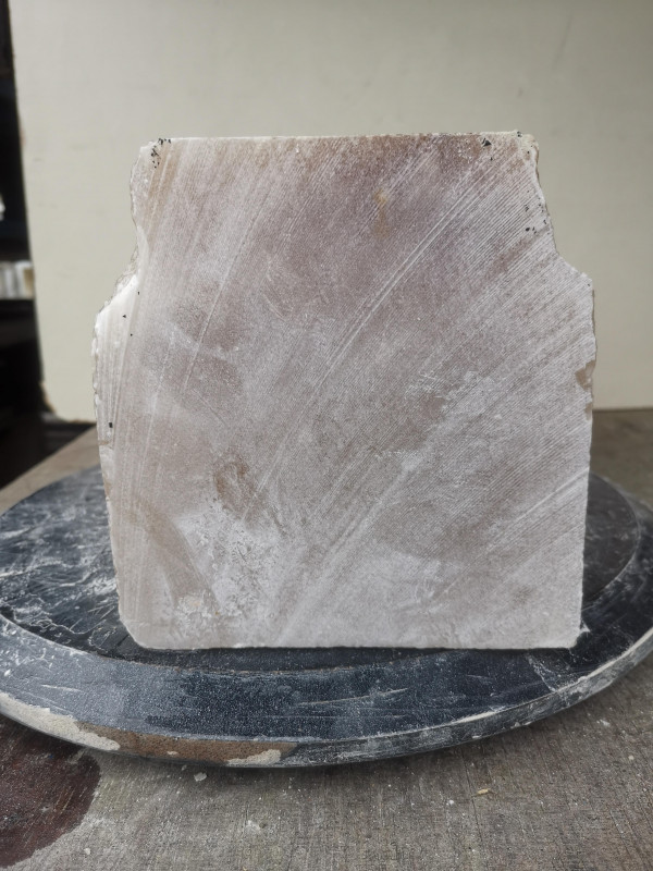 Alabaster; Spanien; Einzelst�ck; vier S�geschitt; karamell; 6,980 kg