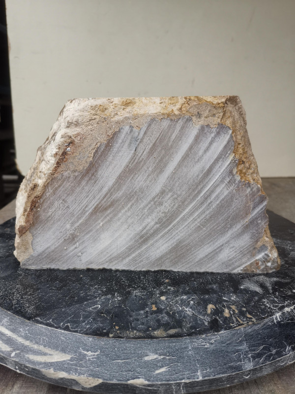 Alabaster; Spanien; Einzelst�ck; vier S�geschitt; karamell; 7,850 kg