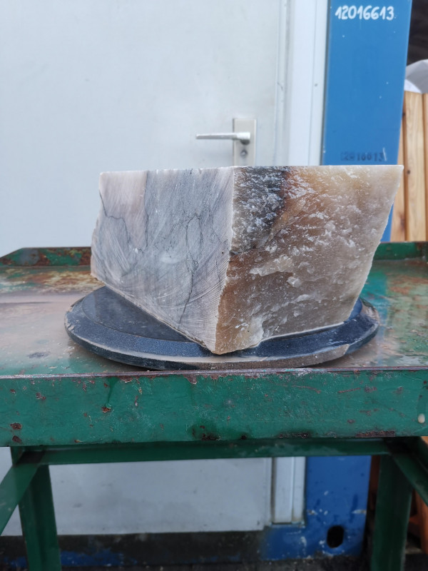 Alabaster; Einzelst�ck; Spanien; ges�gt; karamell; 15,330 kg