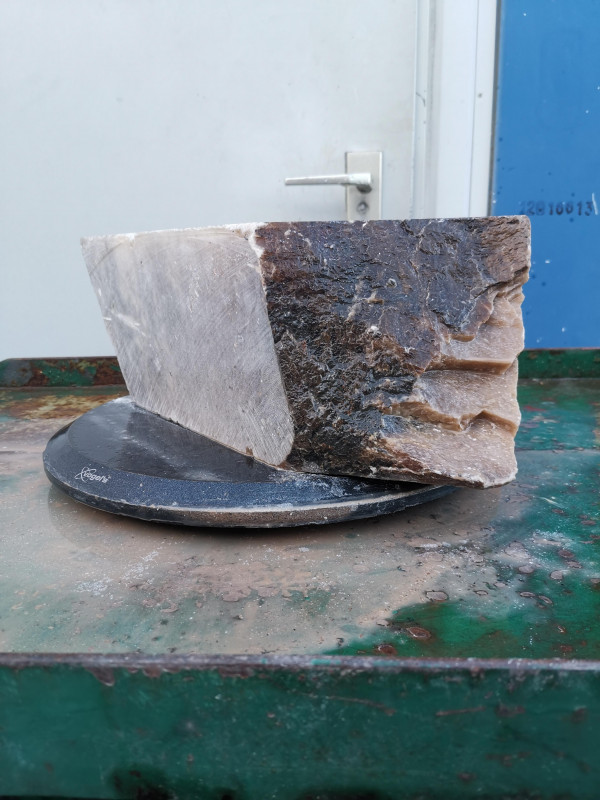 Alabaster; Einzelst�ck; Spanien; ges�gt; karamell; 15,700 kg