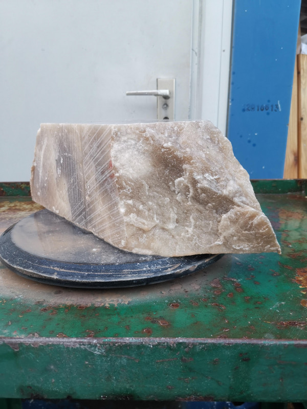 Alabaster; Einzelst�ck; Spanien; ges�gt; karamell; 16,270 kg