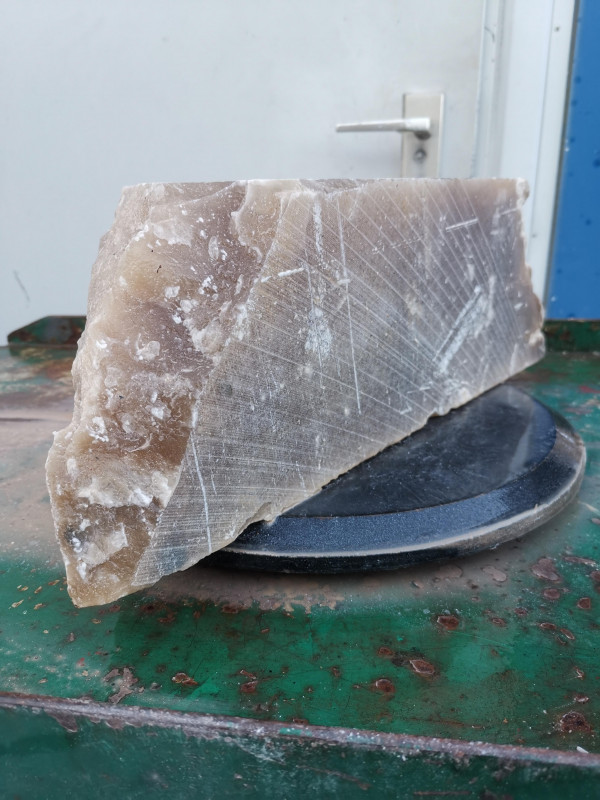 Alabaster; Einzelst�ck; Spanien; ges�gt; karamell; 16,270 kg