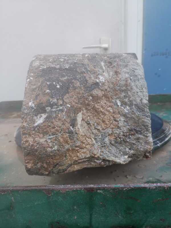 Alabaster; Einzelst�ck; Spanien; ges�gt; karamell; 18,540 kg