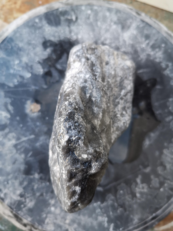 Speckstein; Einzelst�ck; aus China; schwarz wei�; 2,000 kg