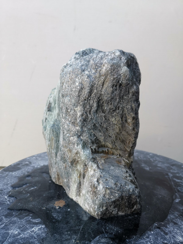 Speckstein; Einzelst�ck; aus Indien; dunkelgr�n mit Streifen; 3,300 kg